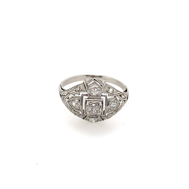 Antique Art Deco Diamond Ring in 18 karat White Gold
