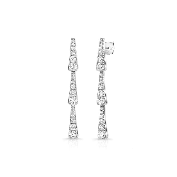 Diamond Drop Earrings in 18 kt White Gold