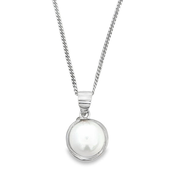 Freshwater Pearl Pendant in Sterling Silver