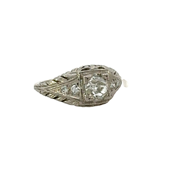 Antique Diamond Ring in Platinum
