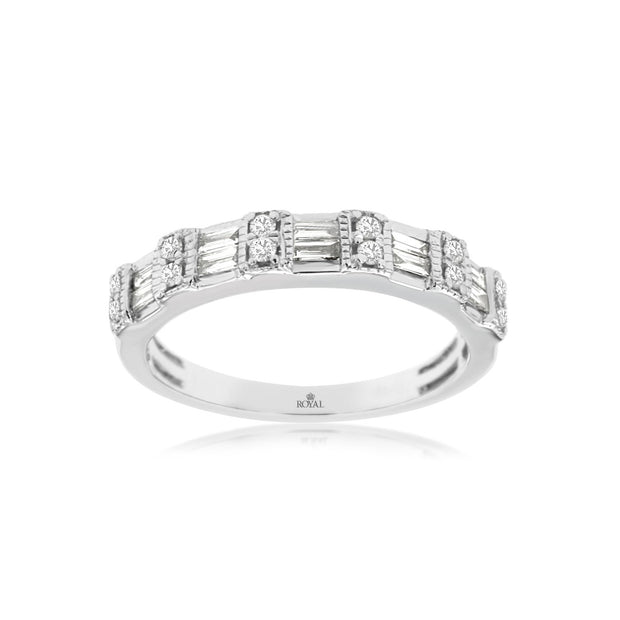 Round and Baguette Cut Diamond Band in 14 kt White Gold