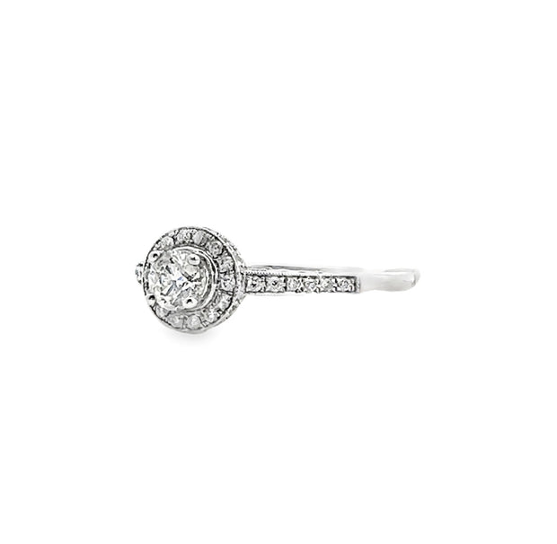 Diamond Halo Ring in 14 kt White Gold