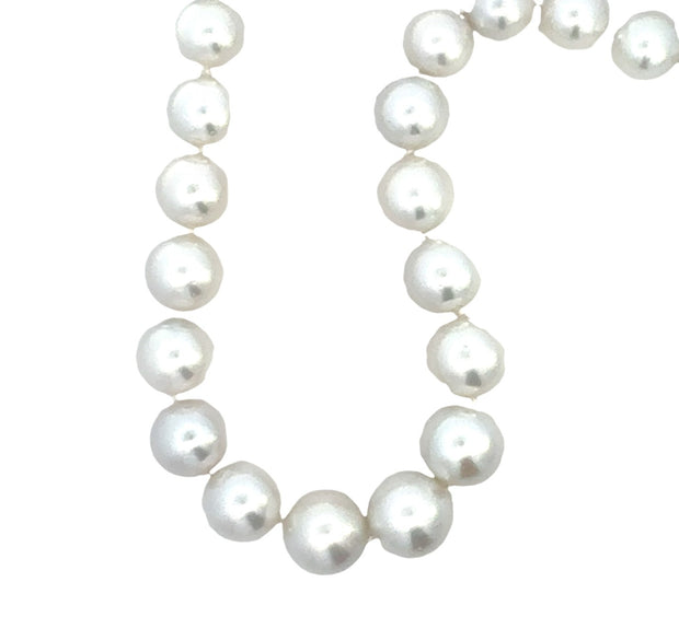 South Sea Pearl Necklace with a Diamond Pave Clasp in 18 kt White Gold