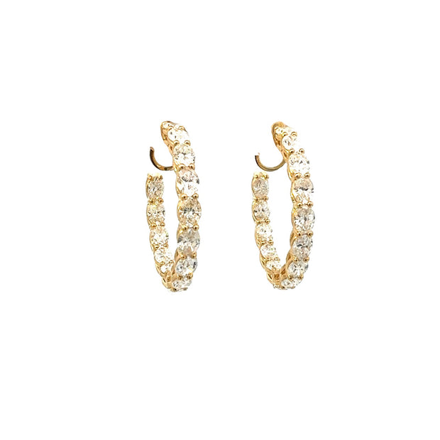 Diamond Oval Hoop Earrings in 18 kt Yellow Gold