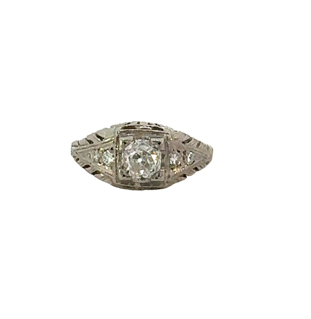 Antique Diamond Ring in Platinum
