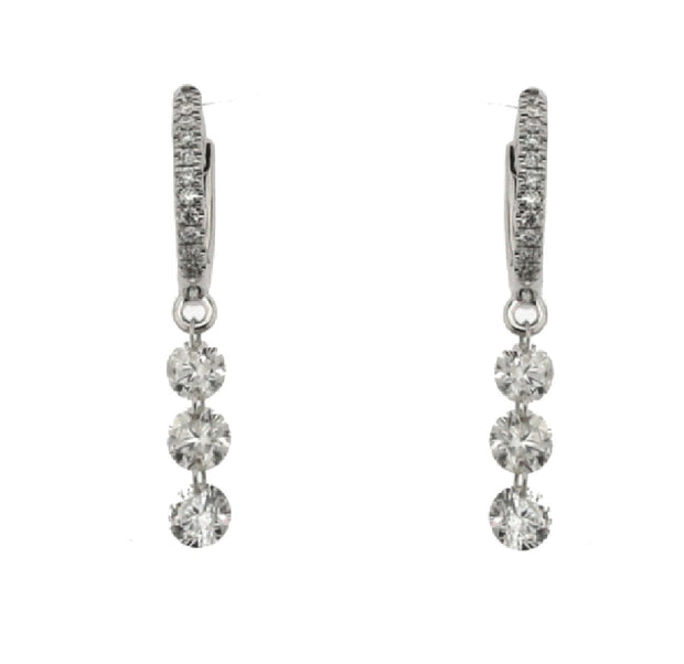 Diamond Drop Earrings in 18 kt White Gold