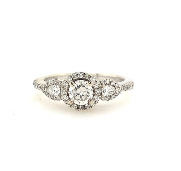 Diamond Halo Style Ring in 14 kt White Gold
