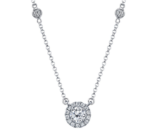 Diamond Halo Necklace in 18 kt White Gold
