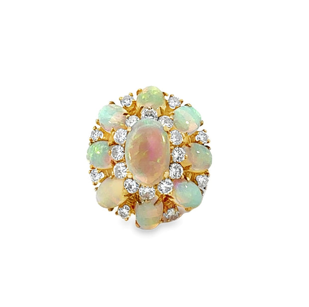 Vintage Opal and Diamond Ring in 18 kt Yellow Gold
