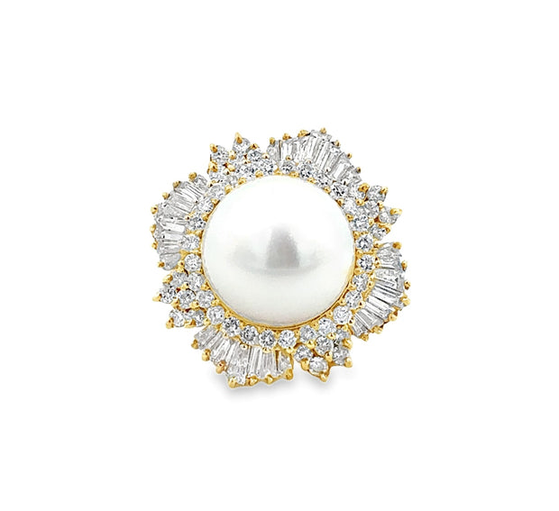 South Sea Pearl and Diamond Ring in 14 kt Yellow Gold