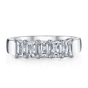 Emerald Cut Diamond Anniversary Ring in 18 kt White Gold