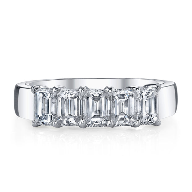 Emerald Cut Diamond Anniversary Ring in 18 kt White Gold