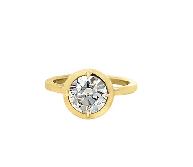 1.62 carat Old European Cut Diamond Ring in 18 kt Yellow Gold