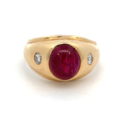 Burmese Star Ruby and Diamond Ring in 18 kt Yellow Gold