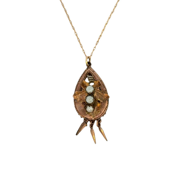 Victorian Pendant with Pearls in 9 kt Gold on a 10 kt Yellow Gold Chain