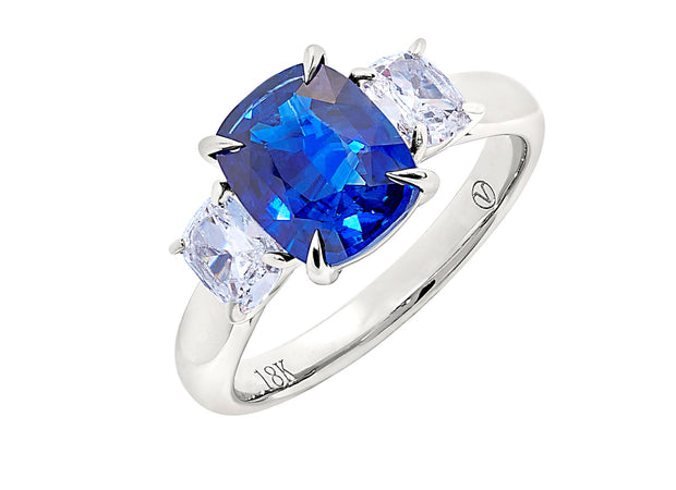 Sapphire and Diamond Ring in 18 kt White Gold