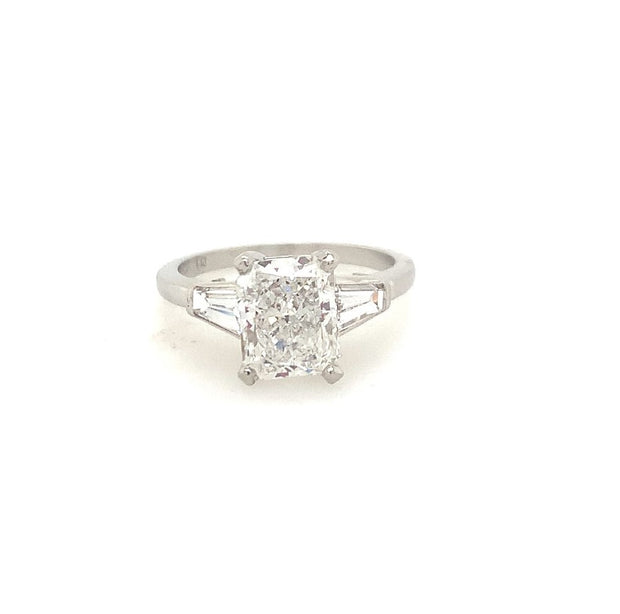 2.01 carat Radiant Cut Diamond Ring in Platinum